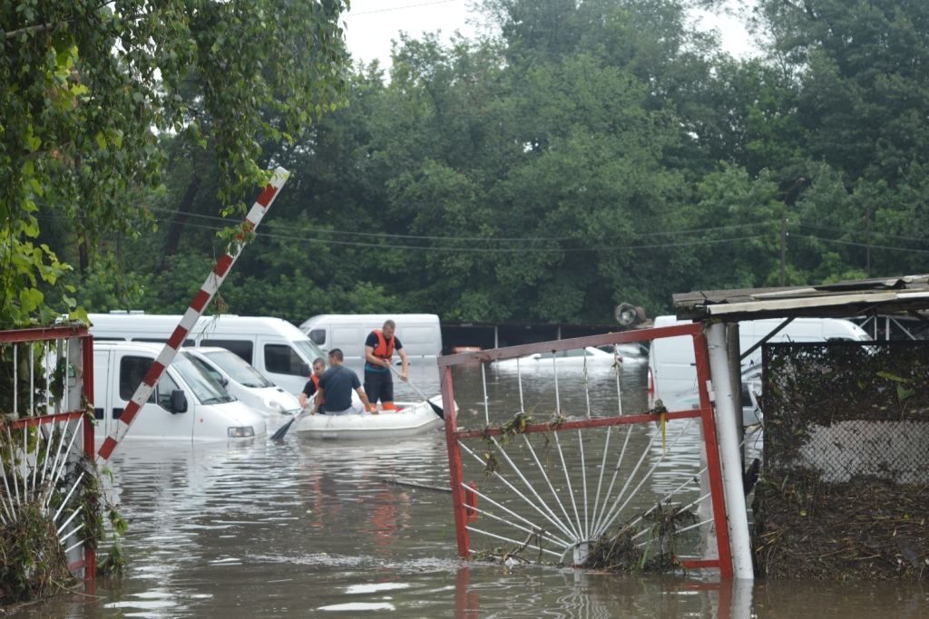 Мощный ливень в Чернигове: более 90 дворов затоплено, есть пострадавшие