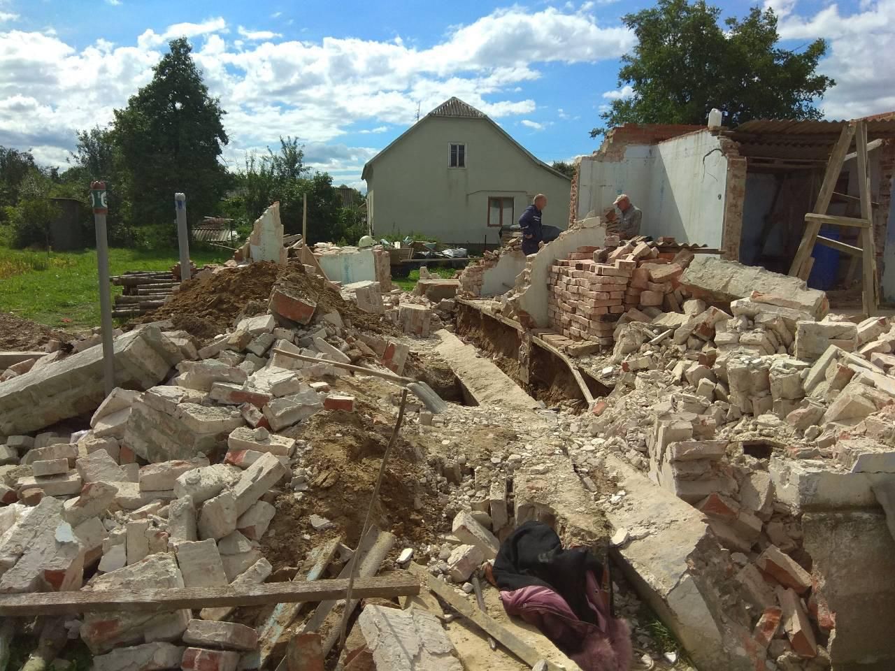 На Львівщині через обвал фундаменту загинула людина На Львівщині через обвал фундаменту загинула людина