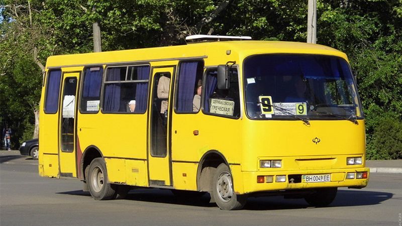 На Одесщине мужчина в маршрутке избил женщину На Одесщине мужчина в маршрутке избил женщину