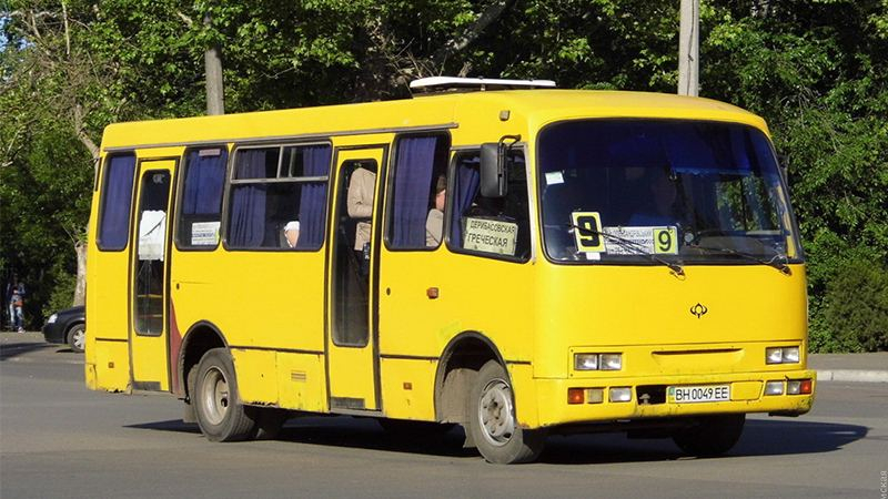 На Одесщине мужчина в маршрутке избил женщину