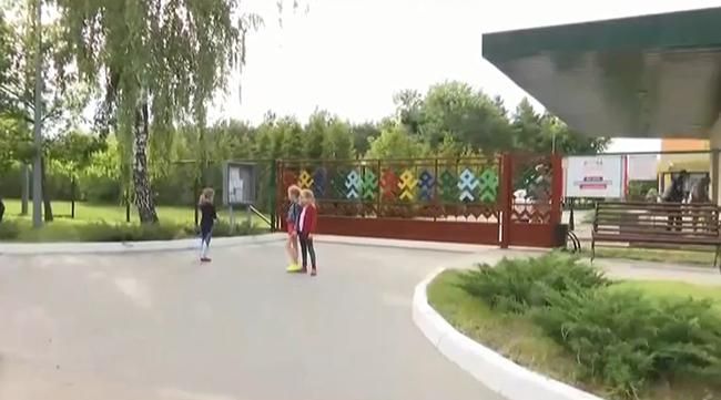 Виявили стафілокок і кишкову паличку, але дитячий табір "Славутич" – працює Виявили стафілокок і кишкову паличку, але дитячий табір "Славутич" – працює