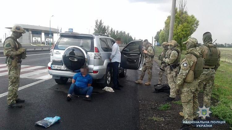 На Запоріжжі затримали викрадачів людини, один з яких мав фейкове посвідчення АП