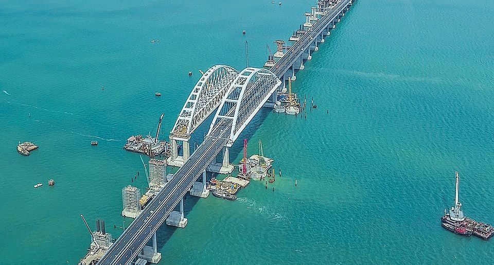 В Евросоюзе утвердили санкции против 6 лиц, которые причастны к строительству Керченского моста