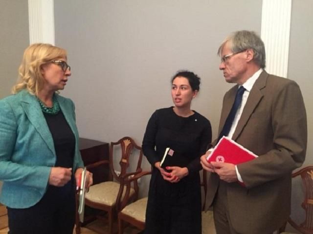 Представители Красного Креста посетят только родственников политзаключенных: известно почему Представители Красного Креста посетят только родственников политзаключенных: известно почему