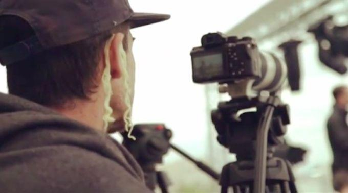 Оператор метко потроллил мэра Москвы: снимал интервью с лапшой на ушах