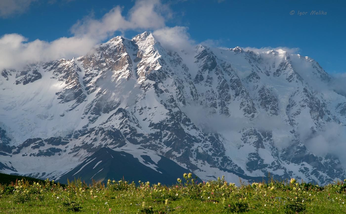 У Грузії в горах рятувальники досі намагаються дістатися до двох українських туристів У Грузії в горах рятувальники досі намагаються дістатися до двох українських туристів