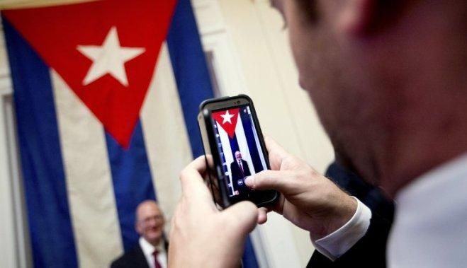 Кубинці нарешті отримали доступ до мобільного інтернету