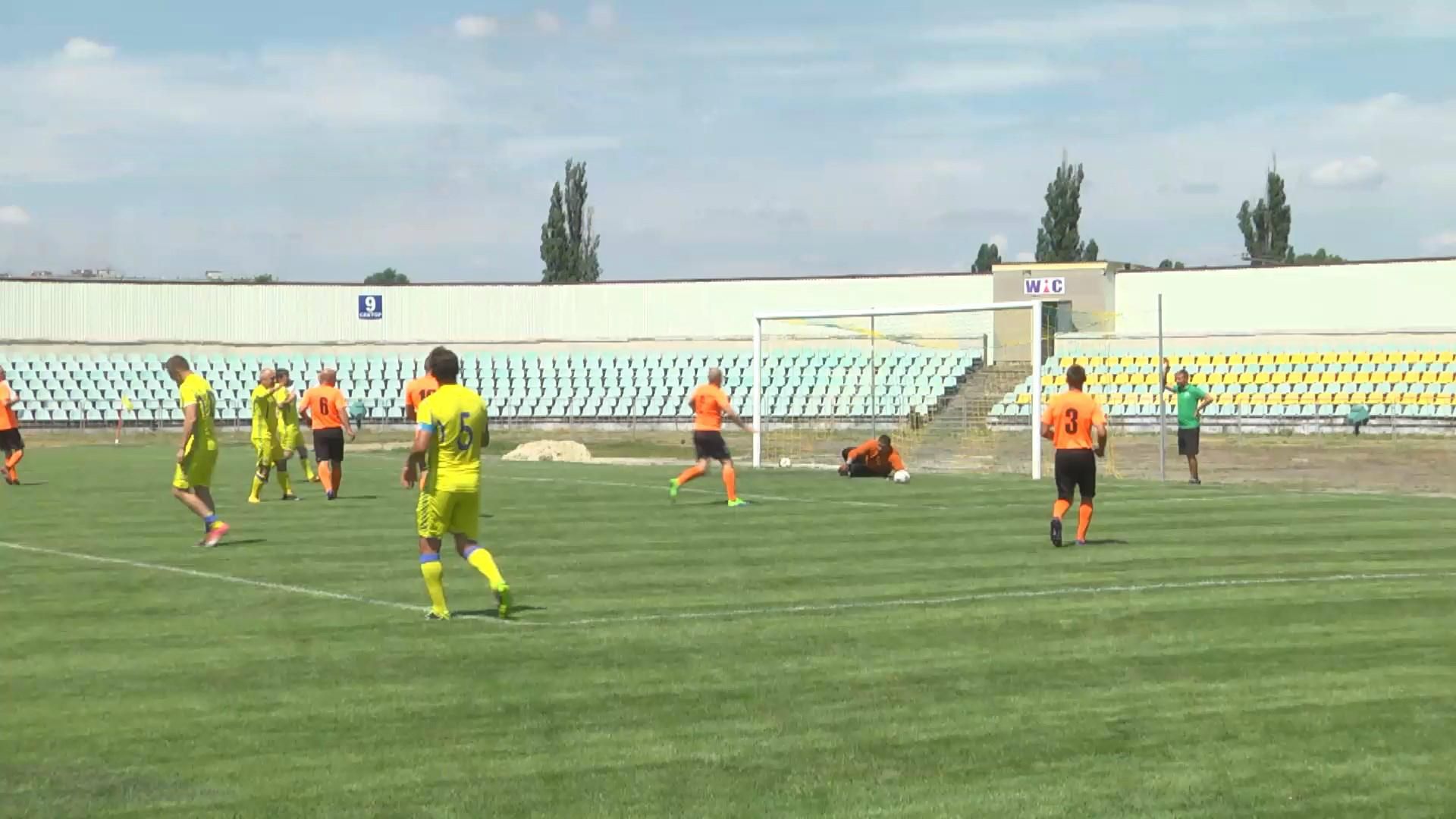 В Краматорську проходить чемпіонат з футболу серед десантно-штурмових підрозділів України В Краматорську проходить чемпіонат з футболу серед десантно-штурмових підрозділів України