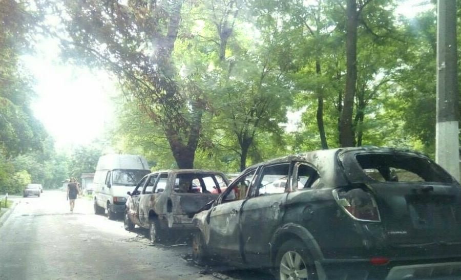 В Киеве взорвали два автомобиля, принадлежавших одной семье