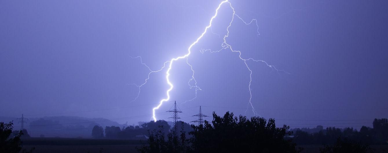 В Україні оголошено штормове попередження: у східних областях – шквали, град та сильні дощі