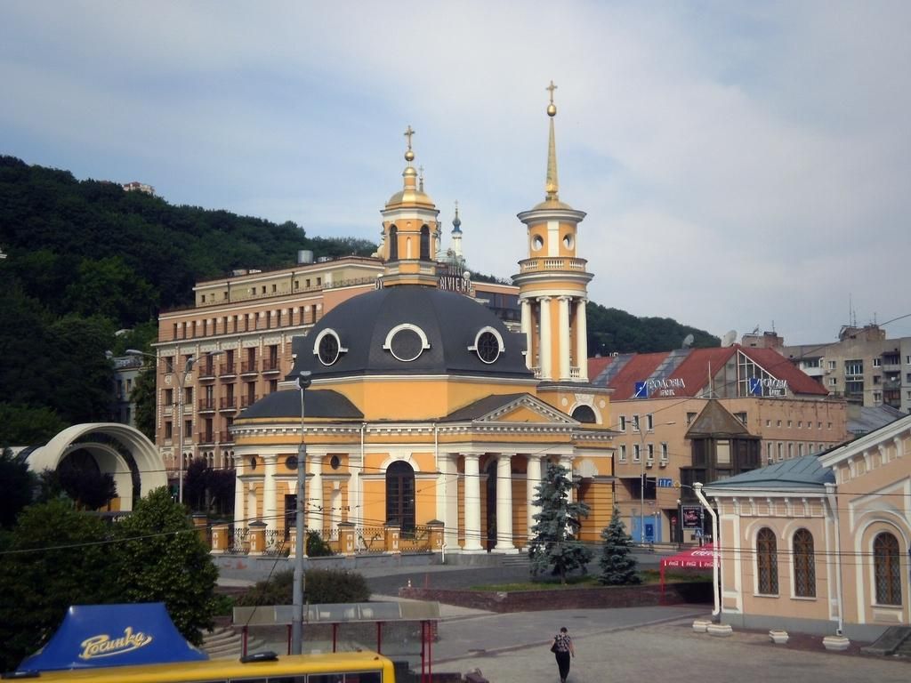 "Самопоміч" отримала доступ до "секретного" інвестдоговору про забудову Поштової площі 