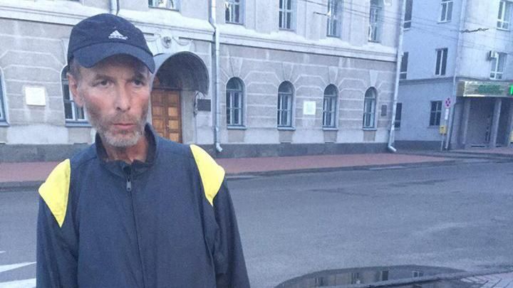 "Ватника" привязали к столбу в Чернигове: все детали громкого инцидента "Ватника" привязали к столбу в Чернигове: все детали громкого инцидента