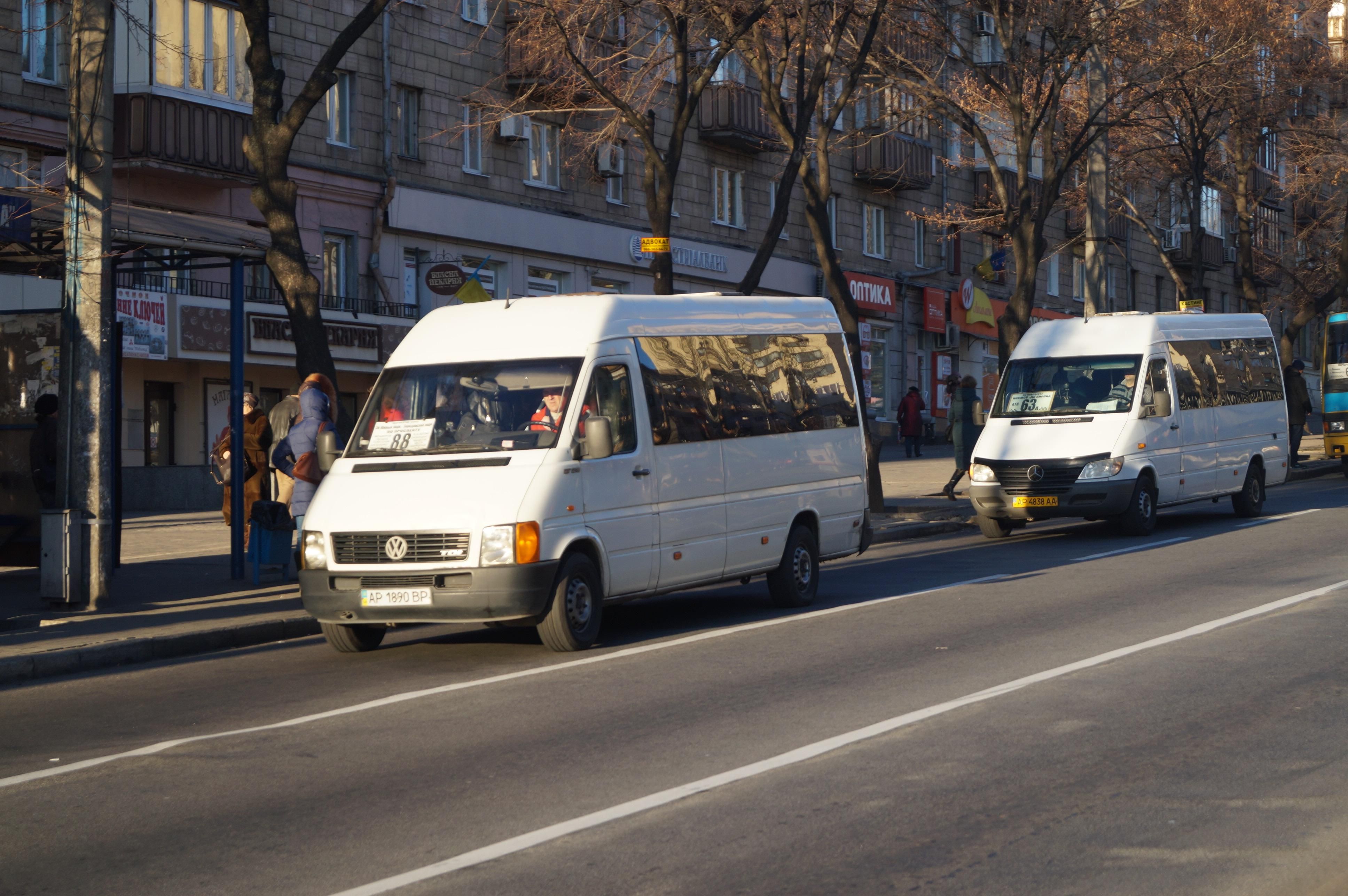 В Украине запретят пассажирские автобусы, переоборудованные из грузового транспорта