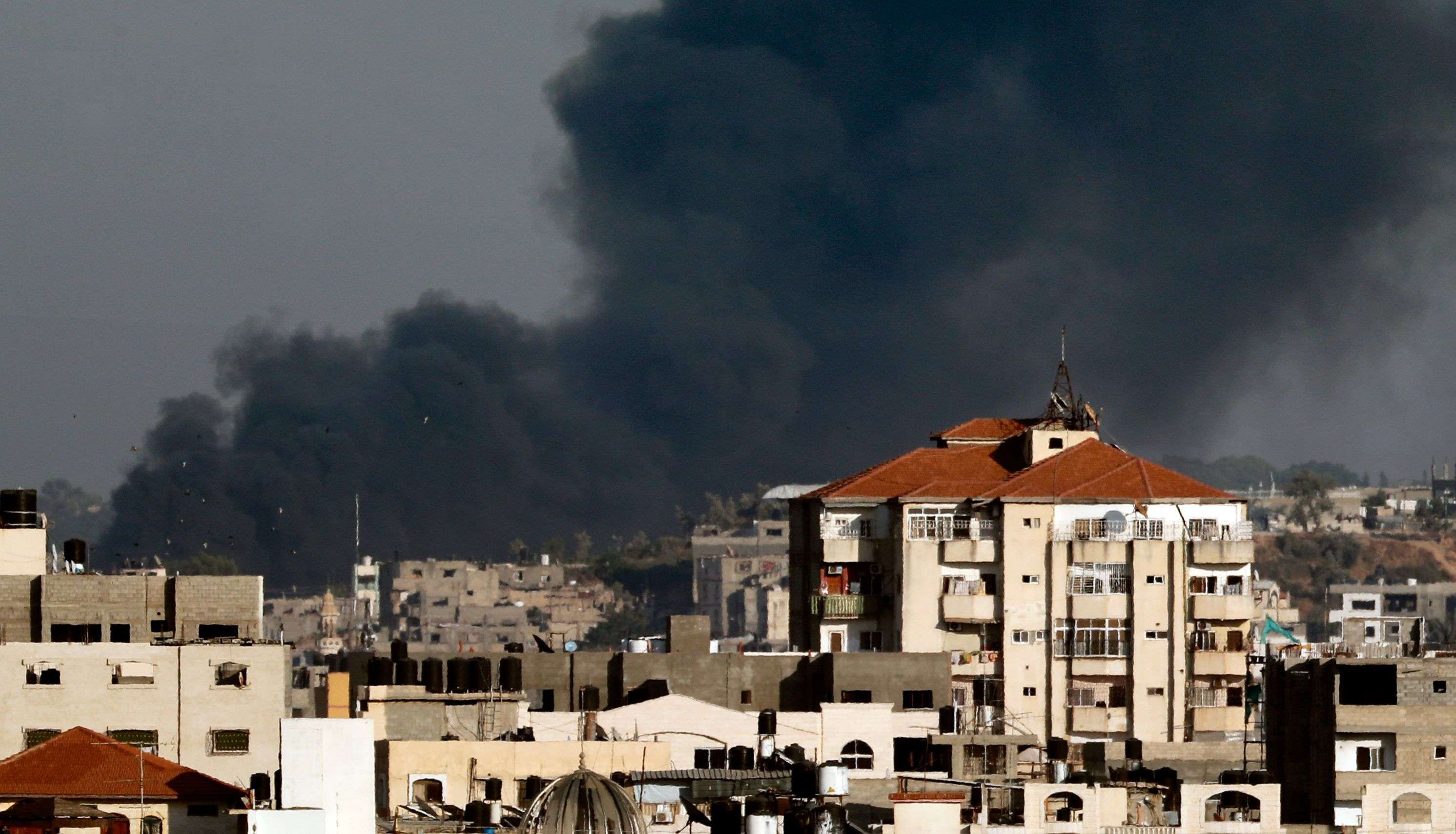 Ізраїль почав потужні обстріли позицій ХАМАС в секторі Гази Ізраїль почав потужні обстріли позицій ХАМАС в секторі Гази