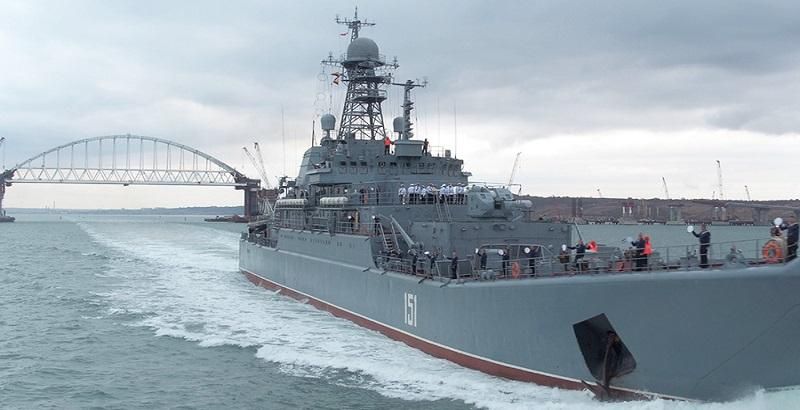 Россия блокирует Азовское море: Омелян обнародовал ответ Украины