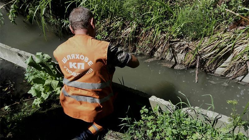 В Виннице люди спускают нечистоты из выгребных ям в местный водоем, – СМИ