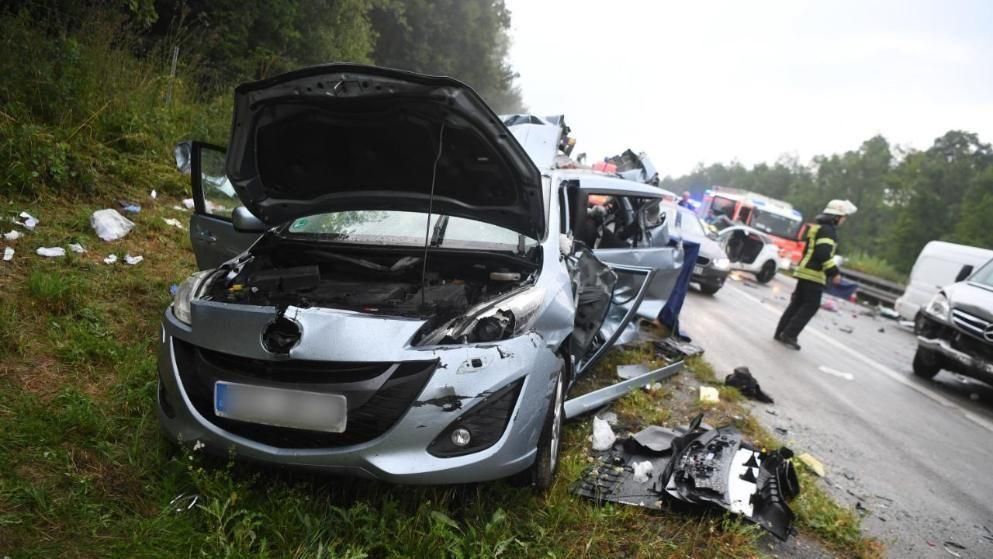 В Германии столкнулись 10 автомобилей: четверо человек погибли