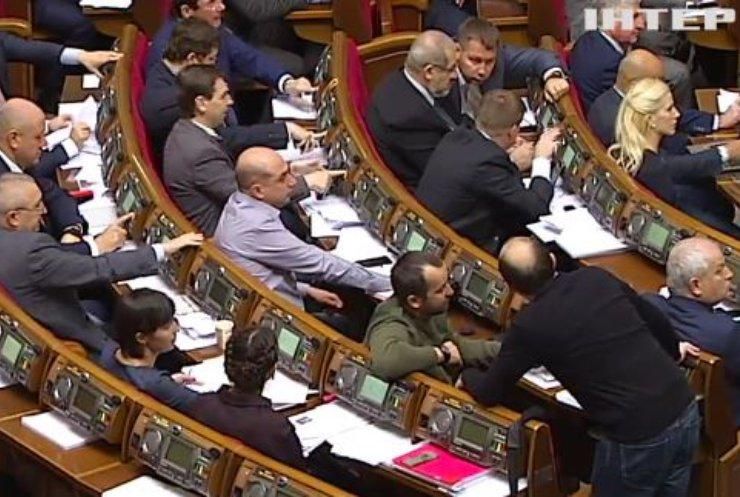 Какие депутаты хотели разрешить Ахметову недоплатить 3 миллиарда гривен налогов