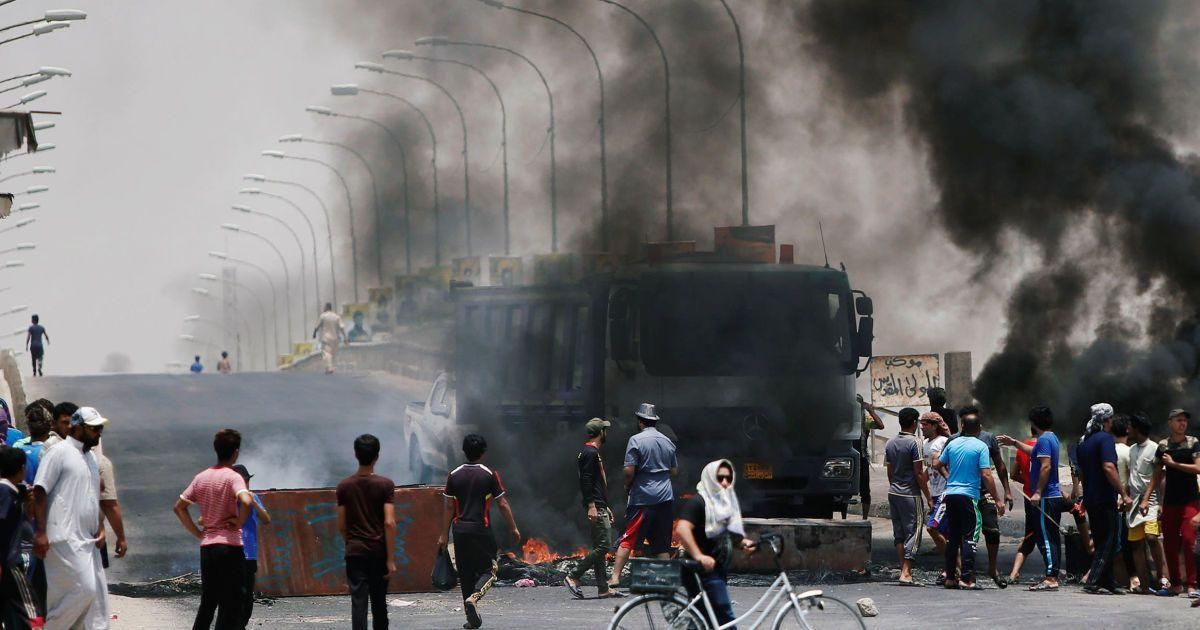 Внаслідок заворушень в Іраку загинули десятки людей Внаслідок заворушень в Іраку загинули десятки людей