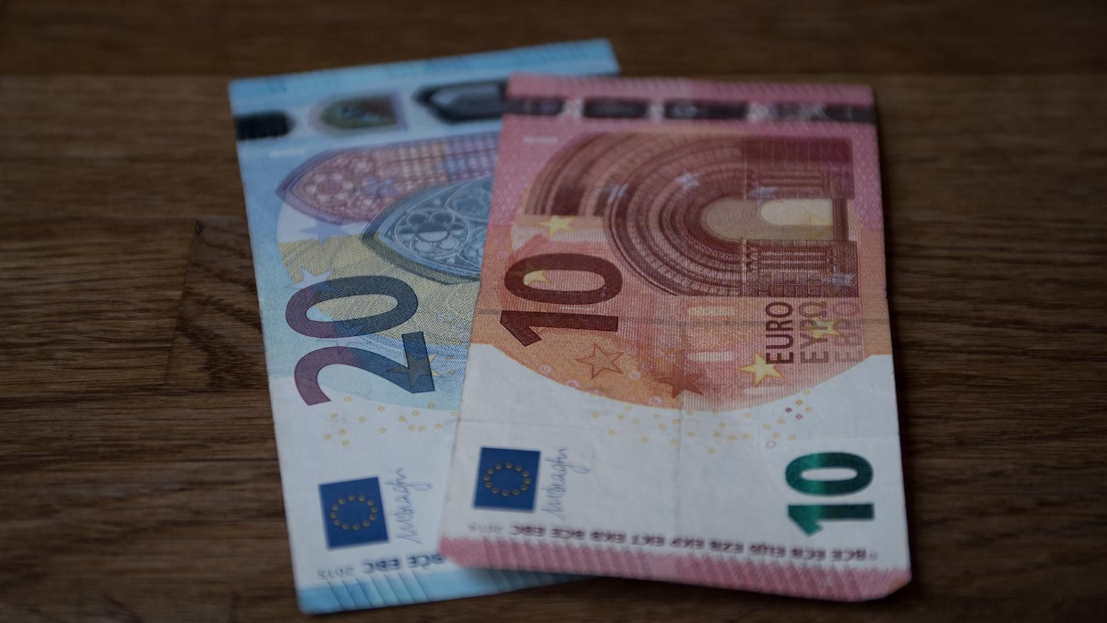 Наличный курс валют на 25-07-2018: курс доллара и евро