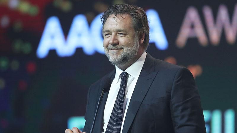 Відомий "Гладіатор" Рассел Кроу шокував прихильників своїм виглядом: відео