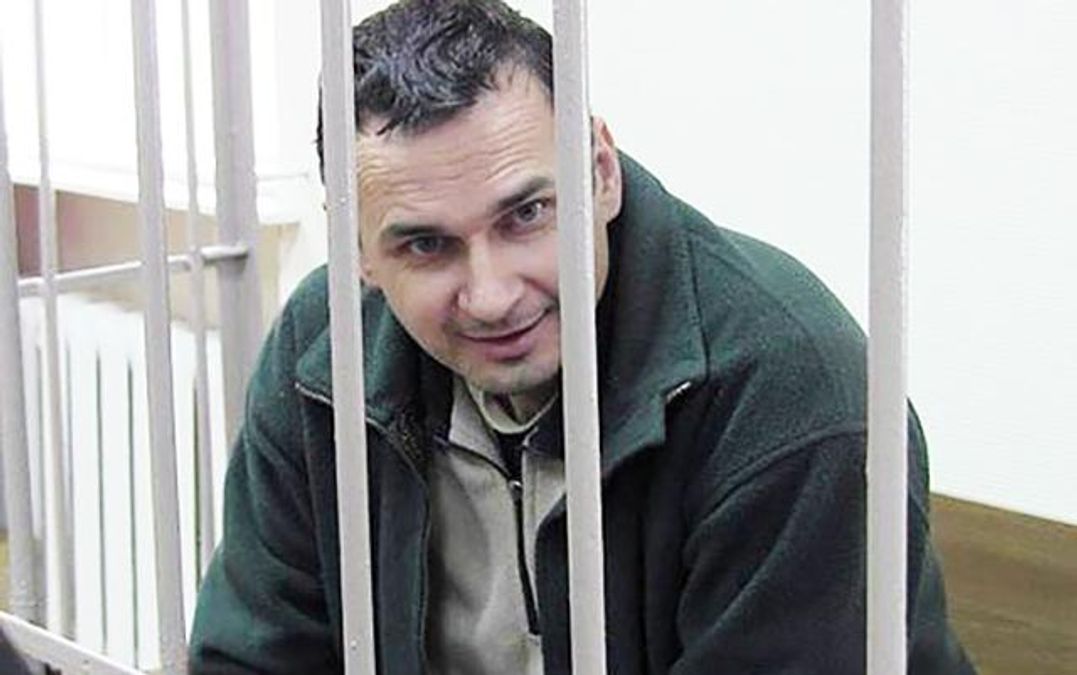 Сенцов написал новое письмо: "Мне трудно поверить в вещи, которые происходят вокруг моего имени"
