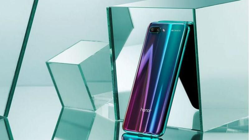 Новый смартфон Honor 10GT раскупили за считанные секунды Новый смартфон Honor 10GT раскупили за считанные секунды
