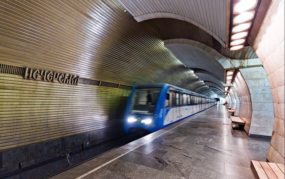 В киевском метро анонсировали изменения в работе подземки: ограничат вход на 4 станции
