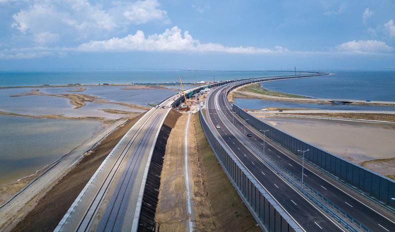 Строительство Крымского моста: оккупанты похвастались новым "достижением" и показали фото Строительство Крымского моста: оккупанты похвастались новым "достижением" и показали фото