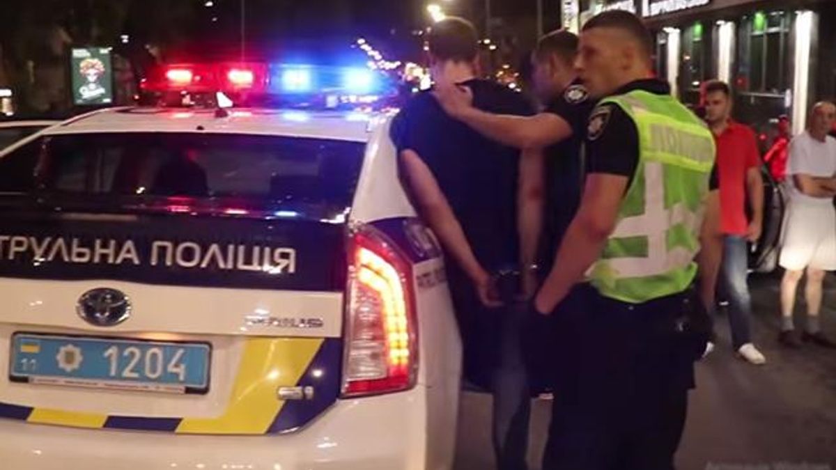 Островский не был пьяным в момент аварии с Hummer в Киеве Островский не был пьяным в момент аварии с Hummer в Киеве