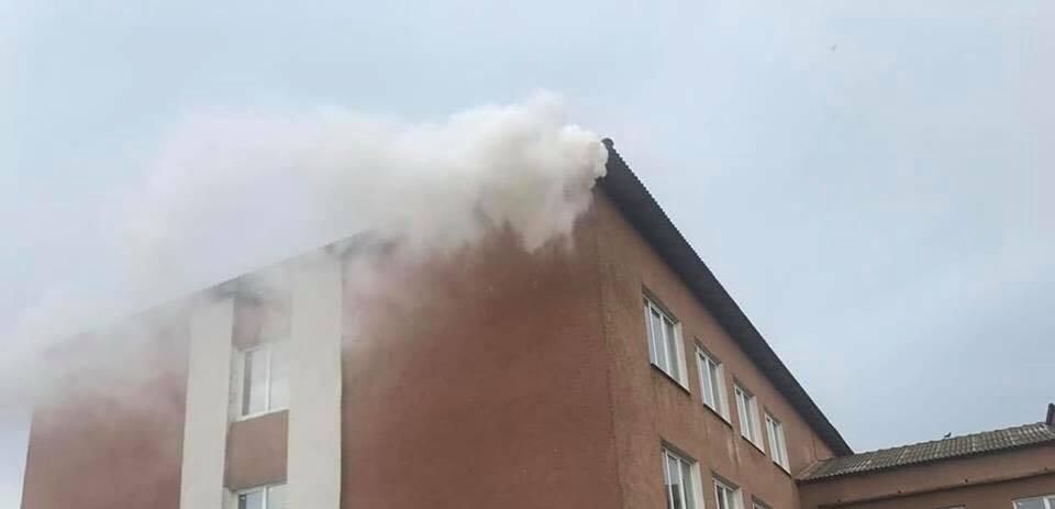 В Одесской области загорелась школа после удара молнии