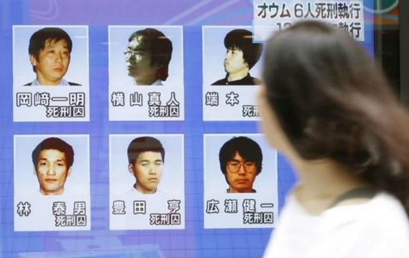 В Японии казнили еще шестерых из секты "Аум Синрике", которые устроили теракт