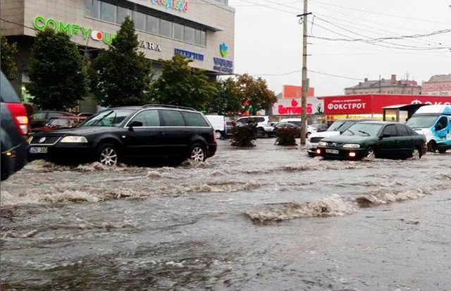 Негода Дніпро залило водою дощі опади