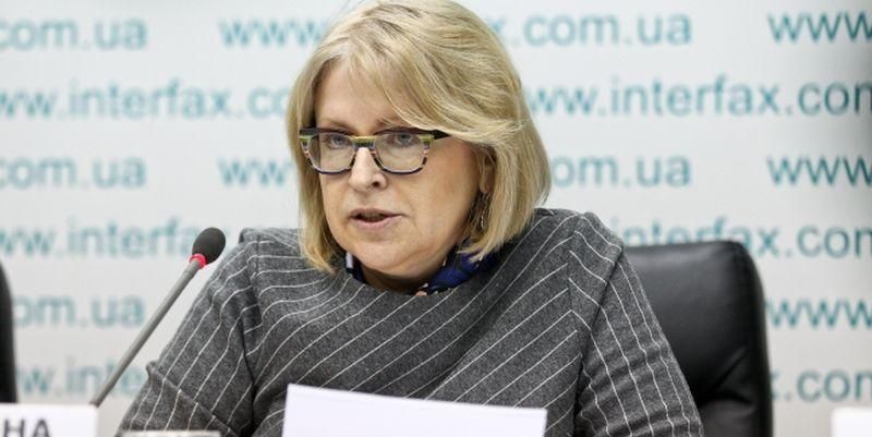 Силовики обшукують будинок звільненої ректорки медуніверситету Амосової Силовики обшукують будинок звільненої ректорки медуніверситету Амосової