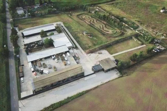 Занедбана військовий база на заході Словаччини, де отаборилися 