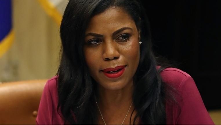 Скандальна екс-помічниця Трампа випустить книгу "Звихнений" Скандальна екс-помічниця Трампа випустить книгу "Звихнений"