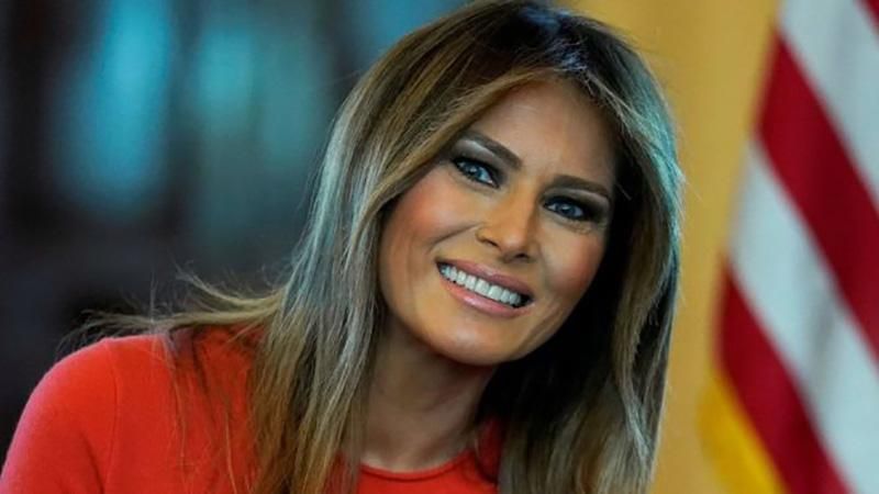 Мелания Трамп в роскошном платье начала подготовку к Рождеству: фото