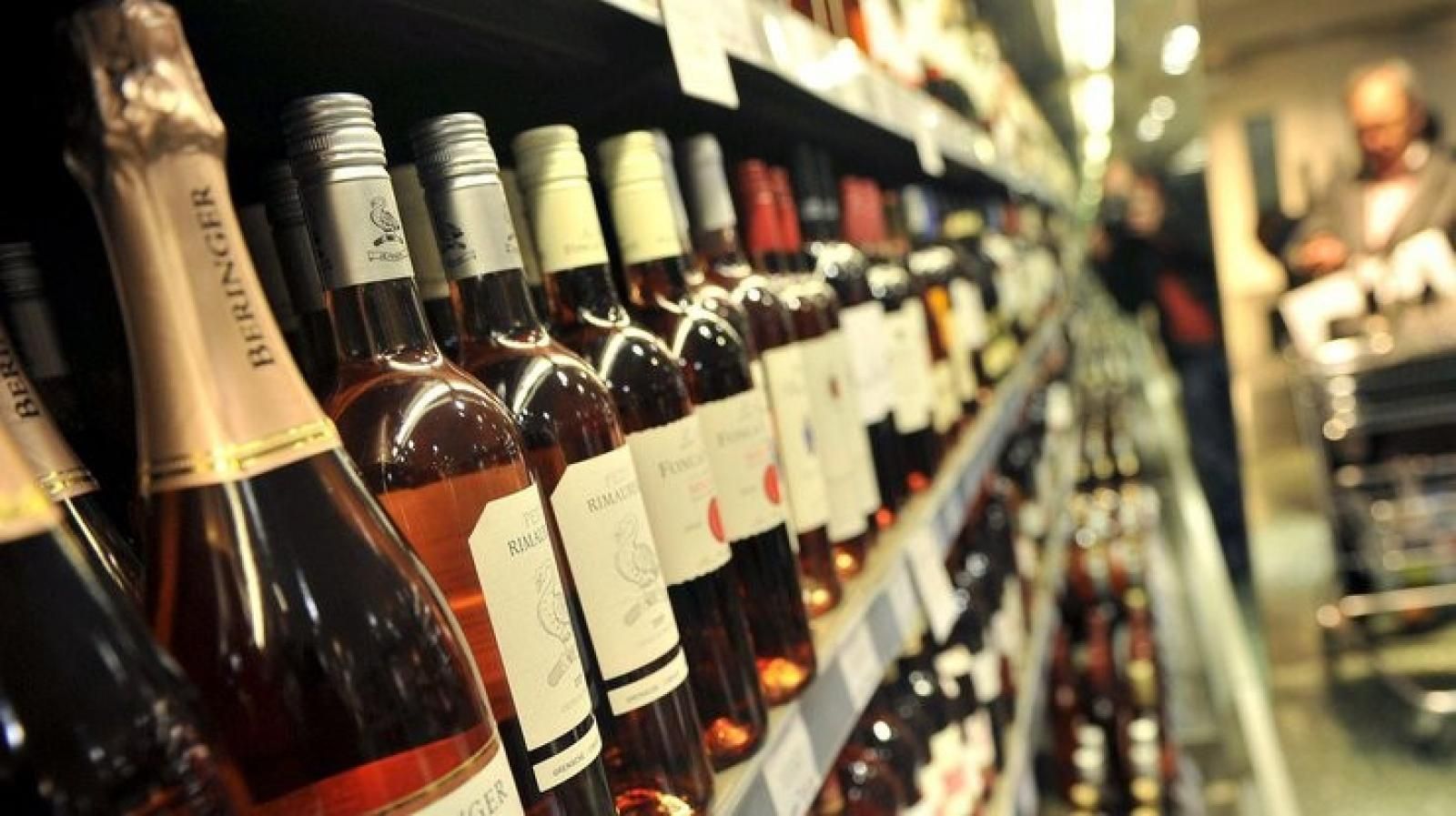 Ціни на алкоголь в Україні можуть значно зрости: відома дата