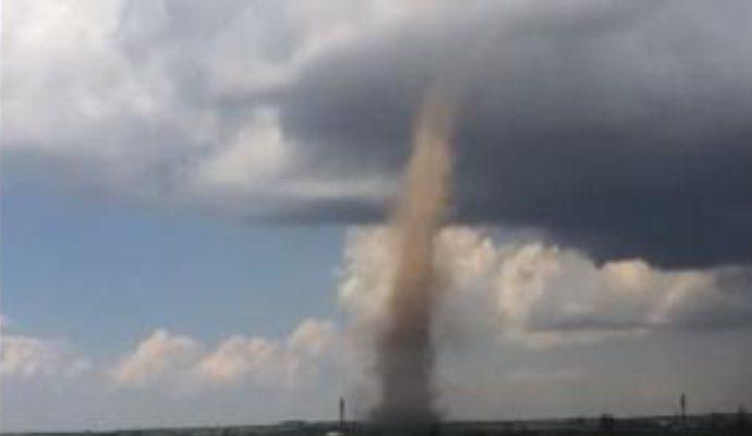 Як пережити смерч максимально безболісно: поради від Укргідрометцентру Як пережити смерч максимально безболісно: поради від Укргідрометцентру