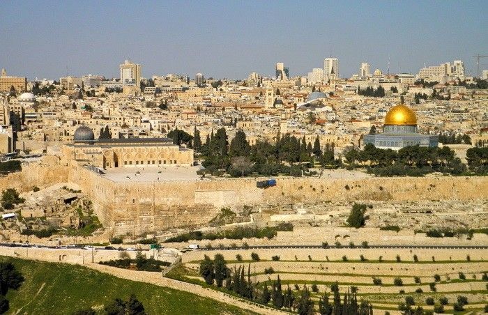 В Ізраїлі поліцейські увірвалися в мечеть В Ізраїлі поліцейські увірвалися в мечеть