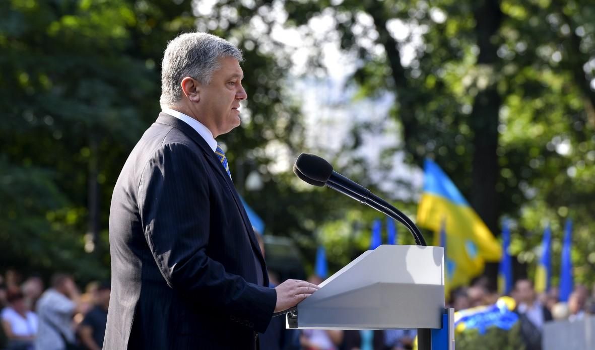 Томос об автокефалии дополнит утверждение независимости Украины, – Порошенко