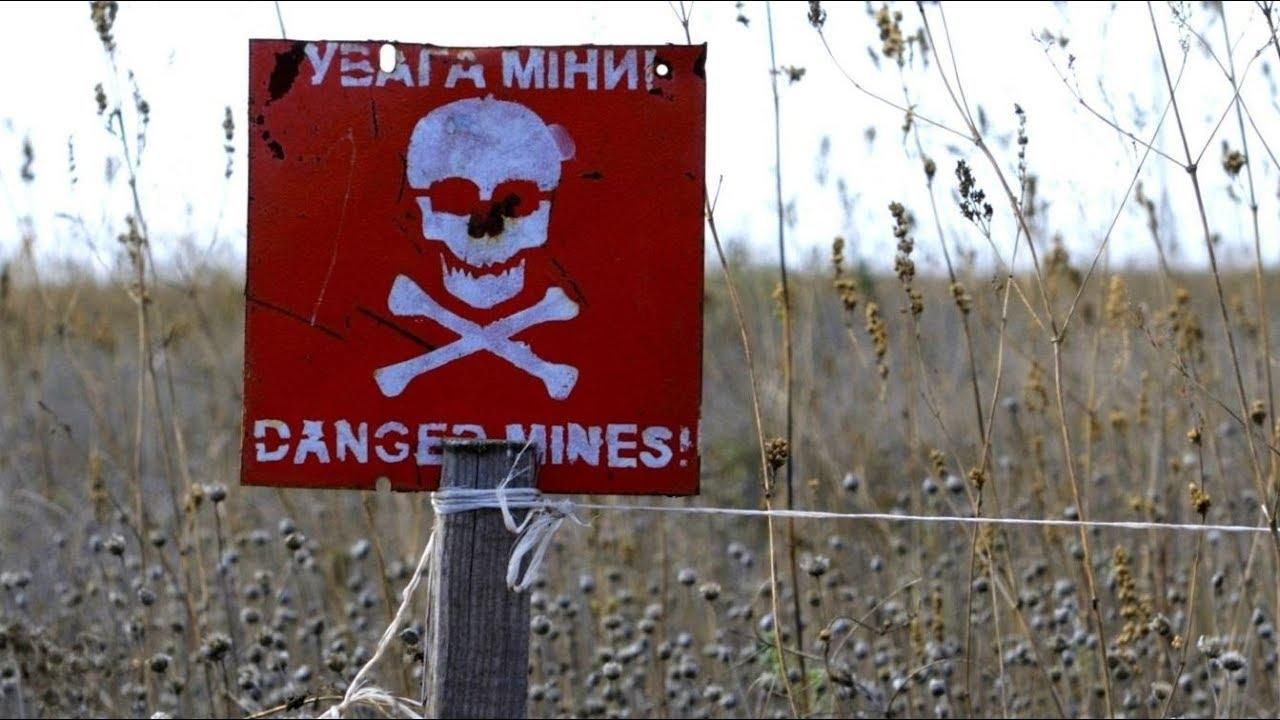 В оккупированном Донбассе трое подростков подорвались на мине, когда посещали могилу товарища