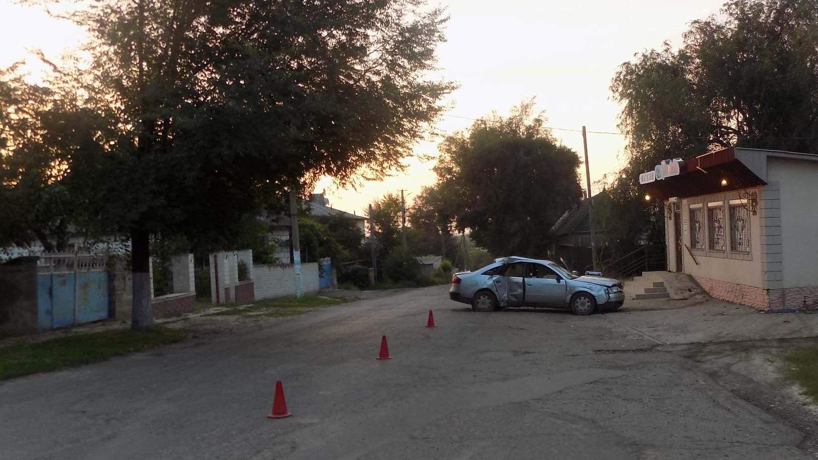 Авто в'їхало у магазин на Одещині: загинув чоловік, є потерпілі Авто в'їхало у магазин на Одещині: загинув чоловік, є потерпілі