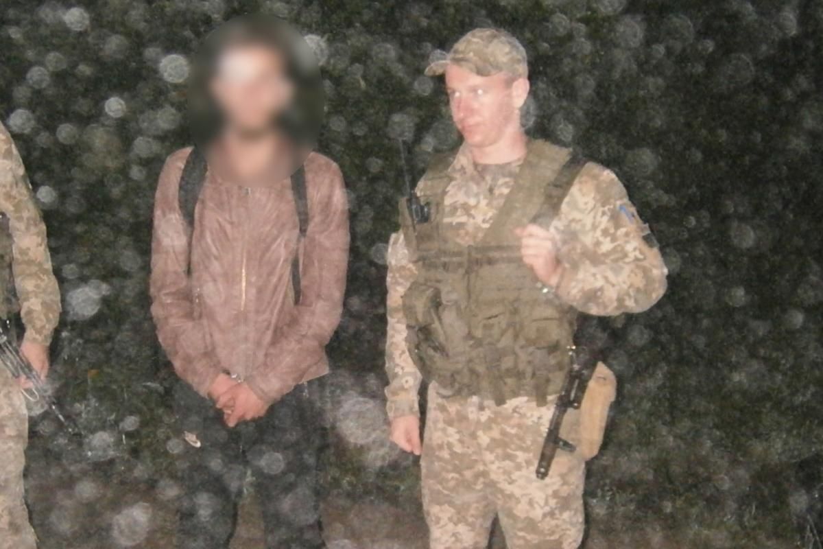 Пограничники задержали африканцев, которые попытались незаконно пересечь границу Пограничники задержали африканцев, которые попытались незаконно пересечь границу