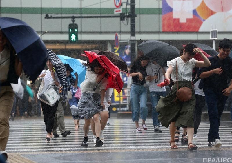 Руйнівний тайфун накрив Японію: десятки постраждалих Руйнівний тайфун накрив Японію: десятки постраждалих