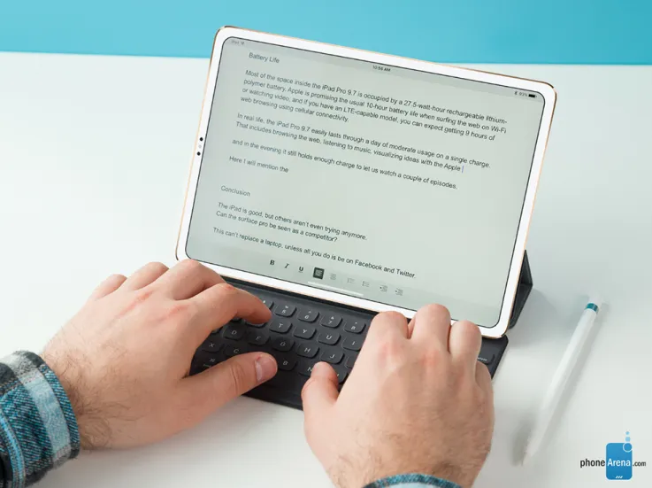 Клавіатуру до нових iPad Pro 2018 можна буде підключити у вертикальній орієнтації