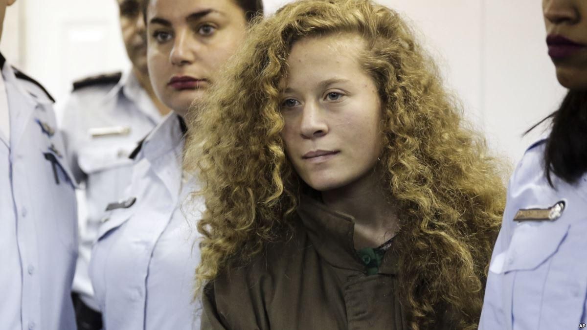 В Израиле освободили из тюрьмы 17-летнюю икону палестинских протестов В Израиле освободили из тюрьмы 17-летнюю икону палестинских протестов