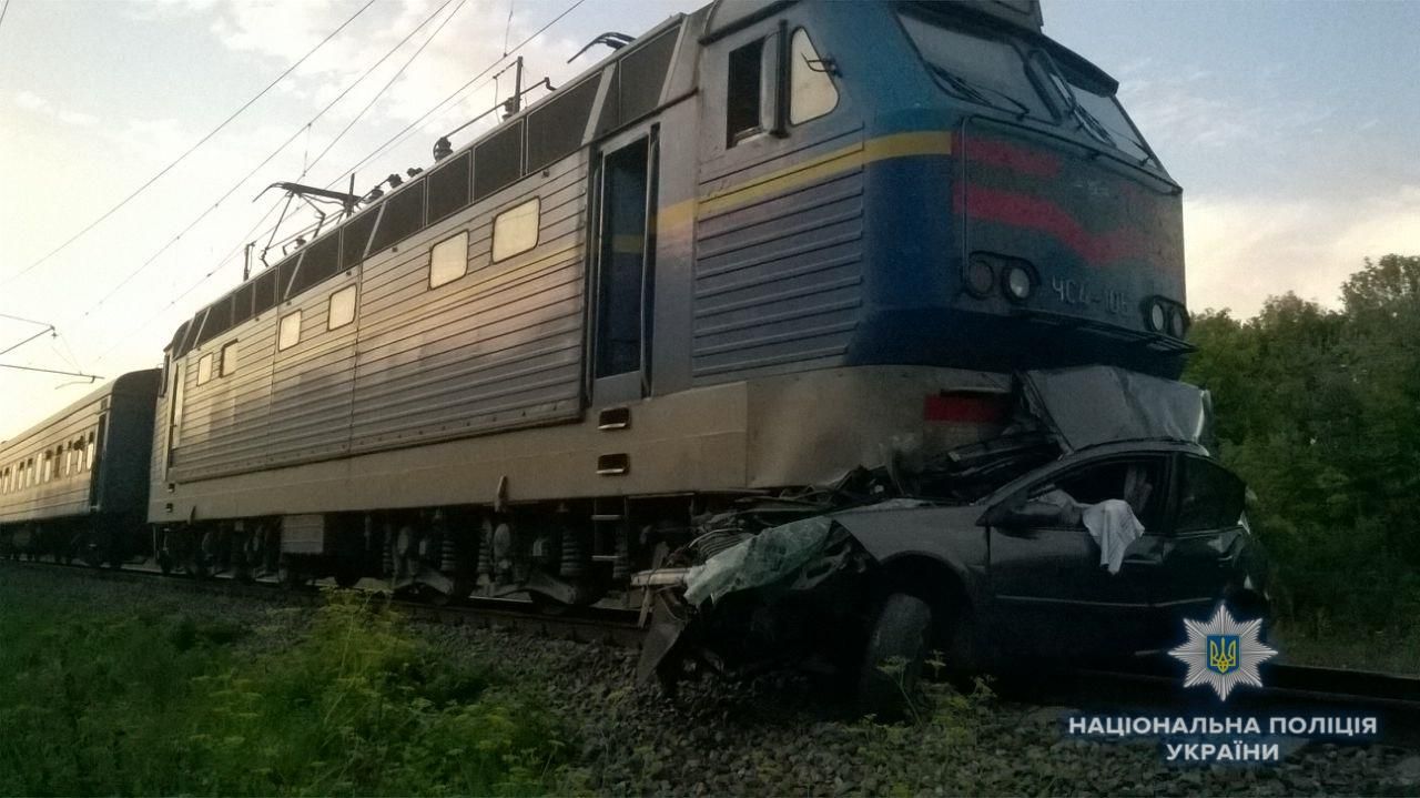 На Київщині загинули двоє пенсіонерів, коли намагалися об’їхати закритий залізничний переїзд