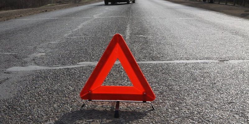 За вихідні на дорогах загинуло більше десятка людей За вихідні на дорогах загинуло більше десятка людей