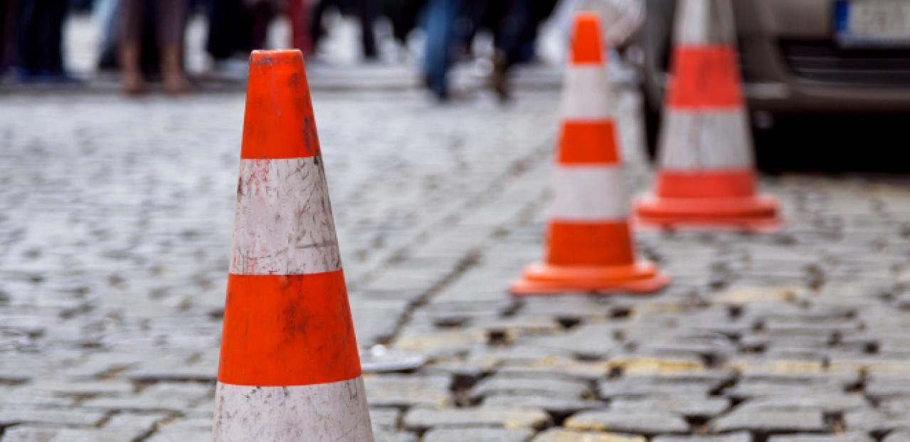 На Львовщине мотоциклист наехал на коляску с младенцем и двухлетнюю девочку